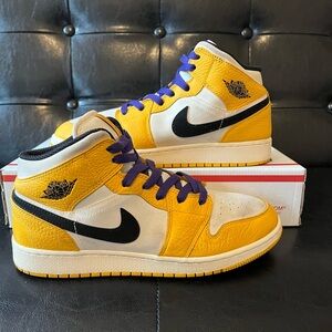 Jordan 1 Mid Lakers